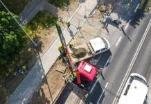 Historyczny słup trolejbusowy wraca na ul. Szelągowską